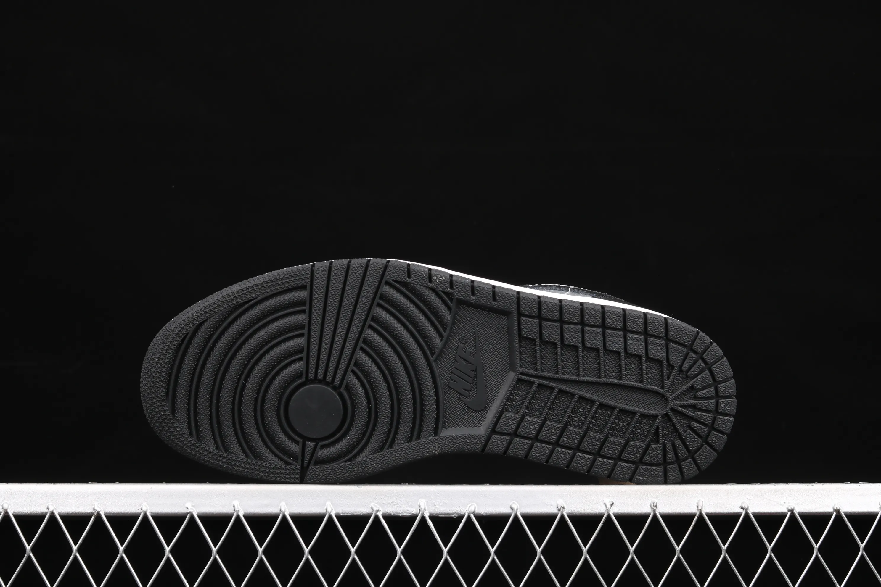 All categories Air Jordan Jordan series basketball shoes Air Jordan 1 Low X version Air Jordan 1 Low AJ1 Joe 1 low top black silver cultural and leisure sports shoes DA5551-001